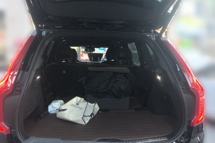 Used Volvo XC90 2023 B6 Zhiyi Luxury Edition 7-Seater Trunk