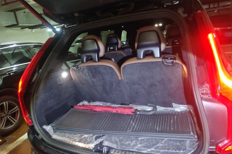 Used Volvo XC90 2023 B6 Zhiyi Luxury Edition 7-Seater Trunk