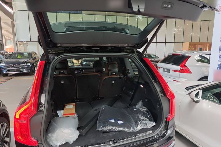Used Volvo XC90 2023 B6 Zhiya Luxury 7-Seater Trunk