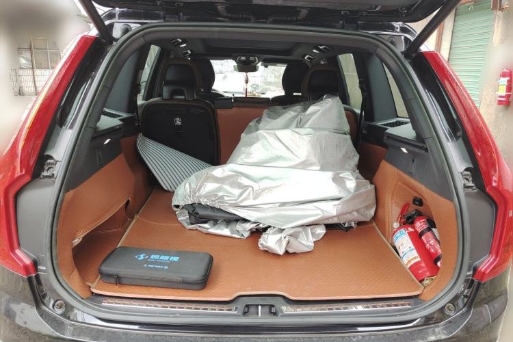 Used Volvo XC90 2023 B5 SmartDrive Luxury Edition 5 Seats Trunk