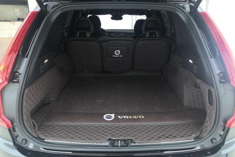 Used Volvo XC90 2023 B5 SmartDrive Luxury Edition 5 Seats Trunk