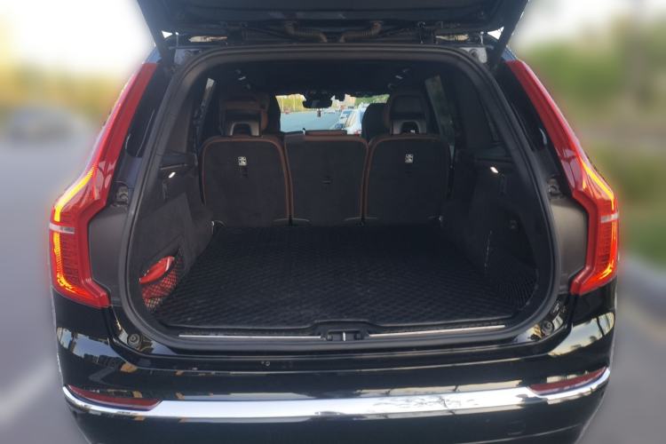 Used Volvo XC90 2023 B5 SmartDrive Luxury Edition 5 Seats Trunk