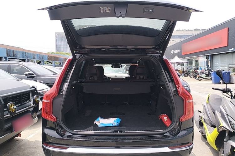 Used Volvo XC90 2023 B6 Zhiya Luxury 7-Seater Trunk