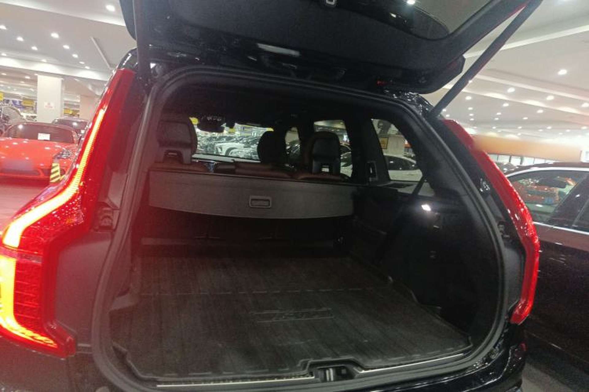 Used Volvo XC90 2023 B5 SmartDrive Luxury Edition 7 Seats Trunk