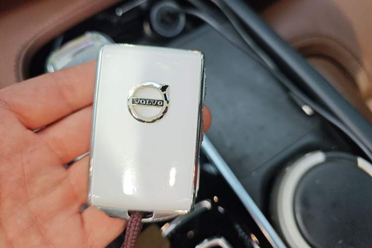 Used Volvo XC90 2023 B6 Zhiya Luxury 7-Seater Vehicle Key