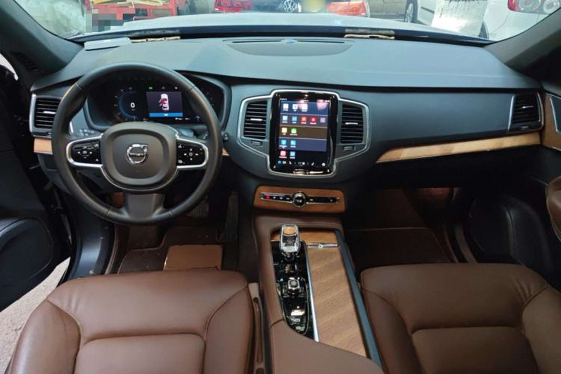 Used Volvo XC90 2023 B5 SmartDrive Luxury Edition 5 Seats Center Console