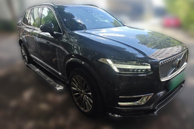 Used Volvo XC90 2023 B5 SmartDrive Luxury Edition 5 Seats Front Right 45 Deg