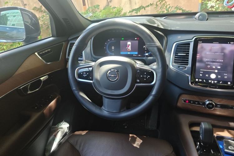 Used Volvo XC90 2023 B5 SmartDrive Luxury Edition 5 Seats Steering Wheel