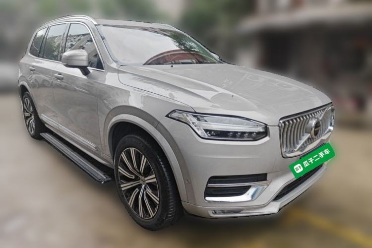 Used Volvo XC90 2023 B6 Zhiya Luxury 7-Seater Front Right 45 Deg