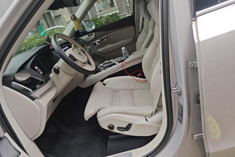 Used Volvo XC90 2023 B6 Zhiya Luxury 7-Seater Left Front Seat