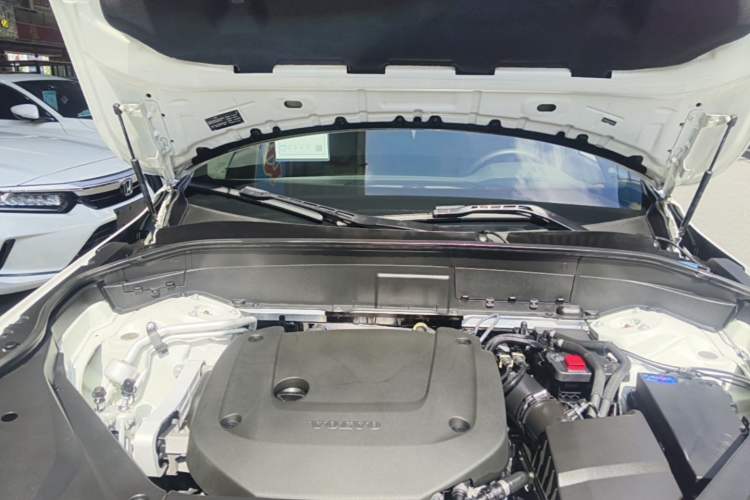 Used Volvo XC90 2023 B6 Zhiyi Luxury Edition 7-Seater Engine Bay