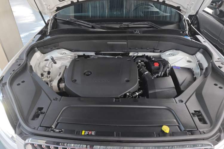 Used Volvo XC90 2023 B6 Zhiya Luxury 7-Seater Engine Bay