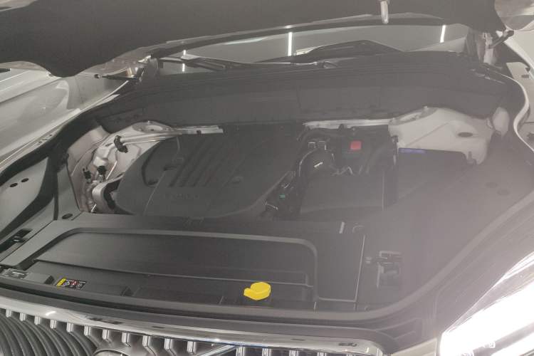 Used Volvo XC90 2023 B5 SmartDrive Luxury Edition 5 Seats Engine Bay