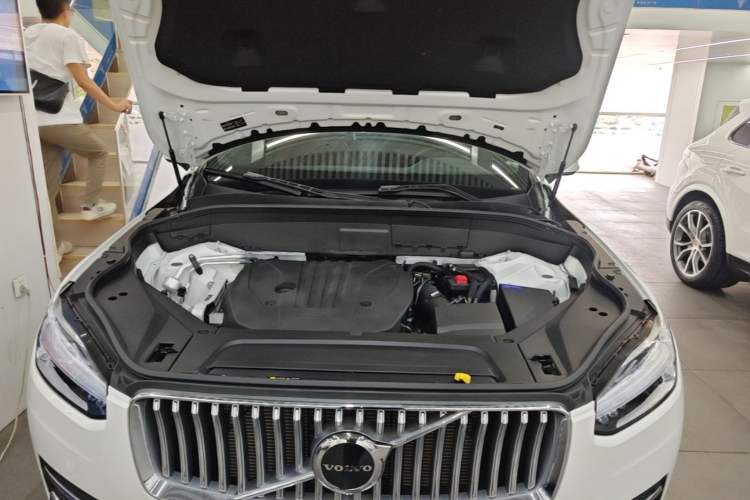 Used Volvo XC90 2023 B5 SmartDrive Luxury Edition 5 Seats Engine Bay