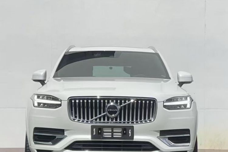 Used Volvo XC90 2023 B5 SmartDrive Luxury Edition 5 Seats Exterior 4