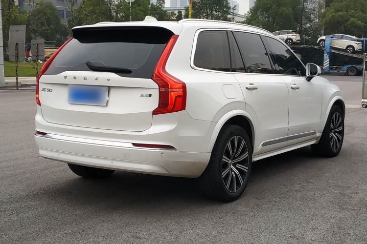 Used Volvo XC90 2023 B5 SmartDrive Luxury Edition 5 Seats Exterior 6