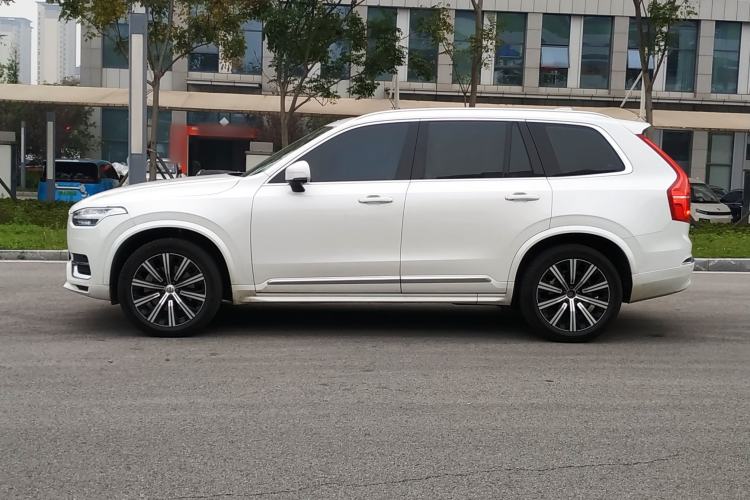 Used Volvo XC90 2023 B5 SmartDrive Luxury Edition 5 Seats Exterior 9