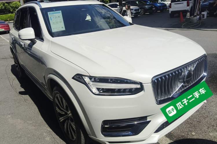 Used Volvo XC90 2023 B6 Zhiyi Luxury Edition 7-Seater Front Right 45 Deg