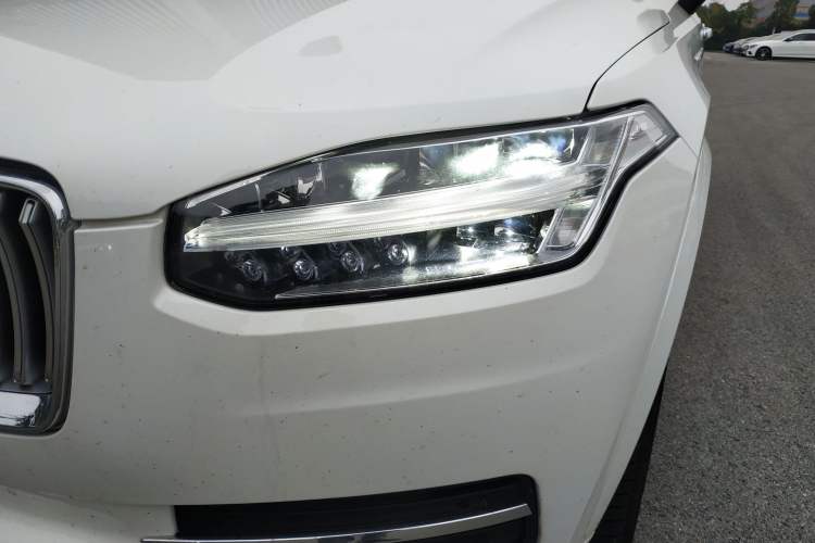 Used Volvo XC90 2023 B5 SmartDrive Luxury Edition 5 Seats Left Front Headlight