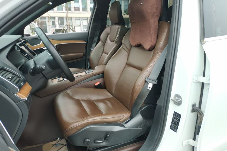 Used Volvo XC90 2023 B5 SmartDrive Luxury Edition 5 Seats Left Front Seat