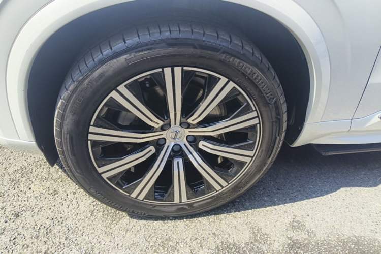 Used Volvo XC90 2023 B6 Zhiyi Luxury Edition 7-Seater Left Front Wheel Hub