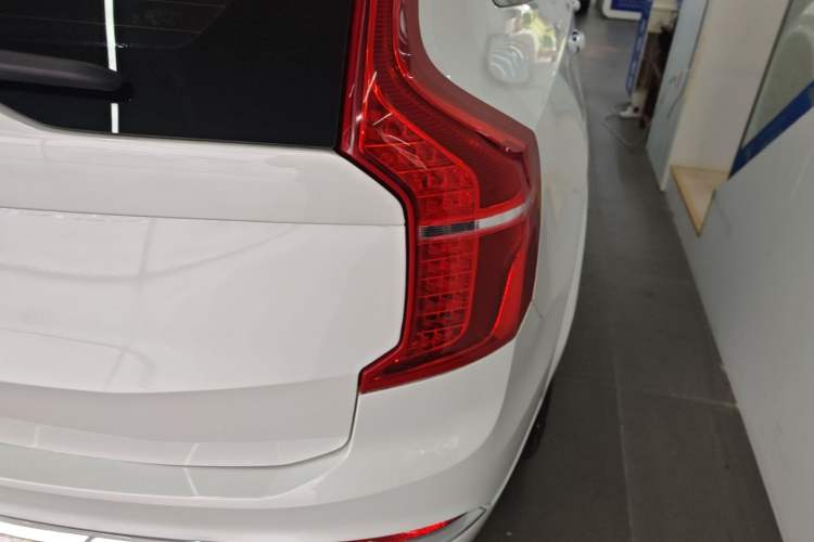 Used Volvo XC90 2023 B5 SmartDrive Luxury Edition 5 Seats Right Rear Taillight
