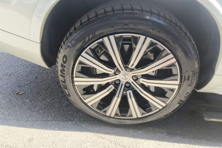 Used Volvo XC90 2023 B6 Zhiyi Luxury Edition 7-Seater Right Rear Wheel Hub