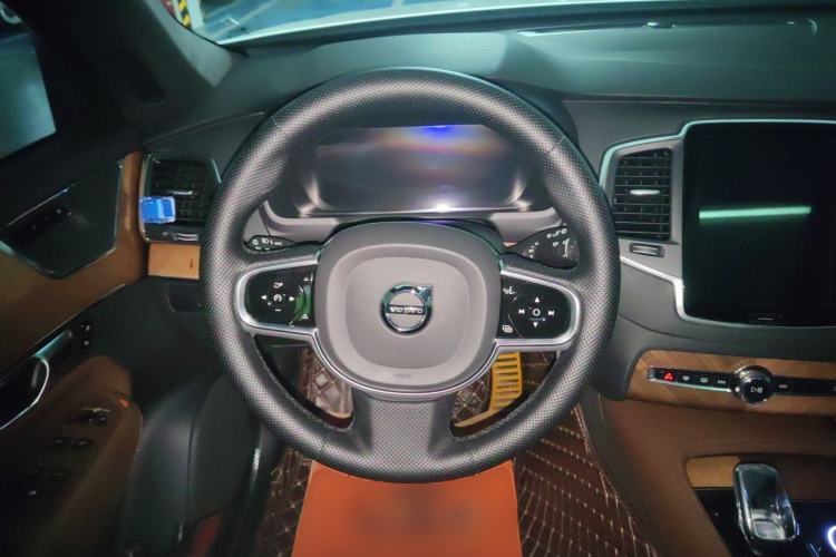 Used Volvo XC90 2023 B5 SmartDrive Luxury Edition 5 Seats Steering Wheel