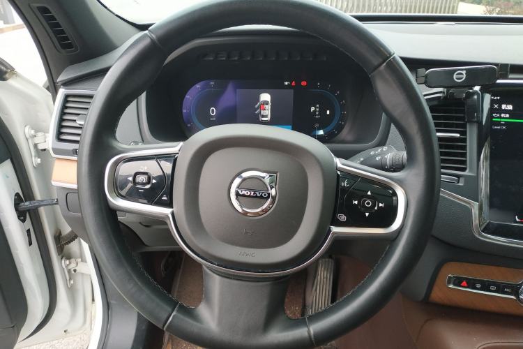 Used Volvo XC90 2023 B5 SmartDrive Luxury Edition 5 Seats Steering Wheel