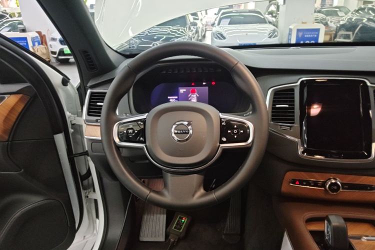 Used Volvo XC90 2023 B5 SmartDrive Luxury Edition 5 Seats Steering Wheel