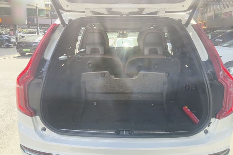 Used Volvo XC90 2023 B6 Zhiyi Luxury Edition 7-Seater Trunk