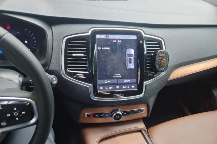 Used Volvo XC90 2024 B6 Zhiyi Luxury 7-Seater Audio And AC Panel
