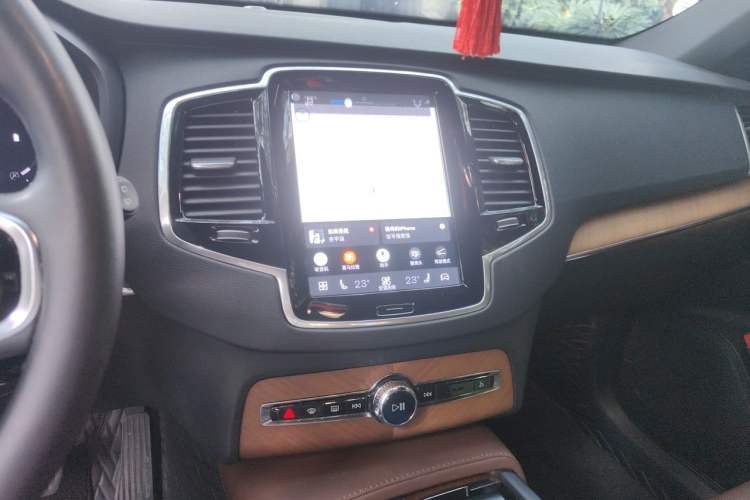 Used Volvo XC90 2024 B6 Zhiyi Luxury 7-Seater Audio And AC Panel