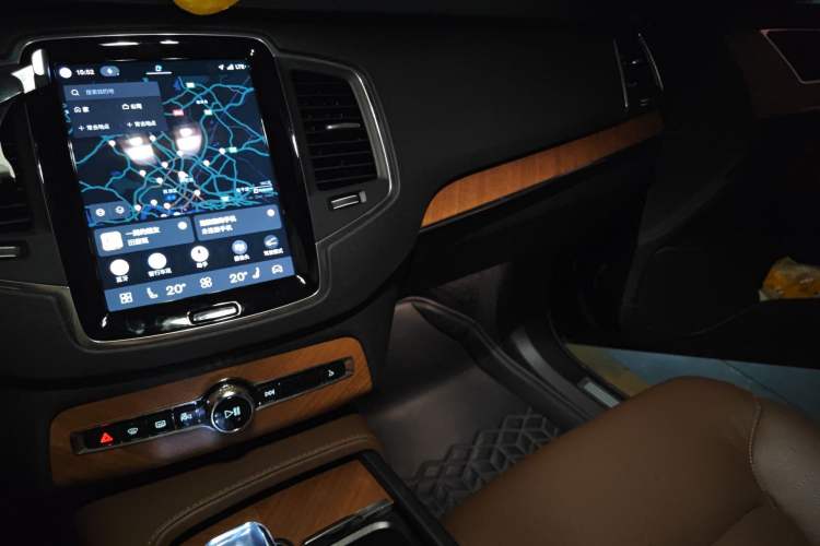 Used Volvo XC90 2024 B5 SmartDrive Luxury Edition 7-Seater Audio And AC Panel