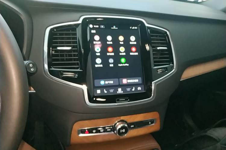 Used Volvo XC90 2024 B6 Zhiyi Luxury 7-Seater Audio And AC Panel