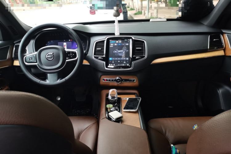 Used Volvo XC90 2024 B6 Zhiyi Luxury 7-Seater Center Console