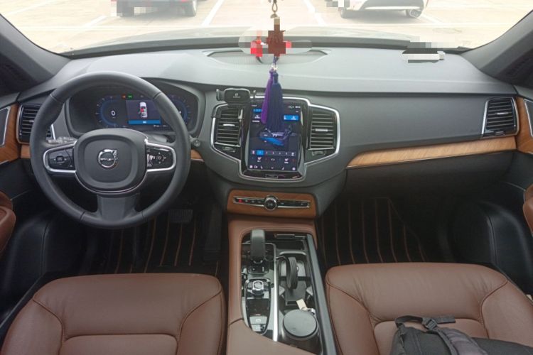 Used Volvo XC90 2024 B6 Zhiyi Luxury 7-Seater Center Console