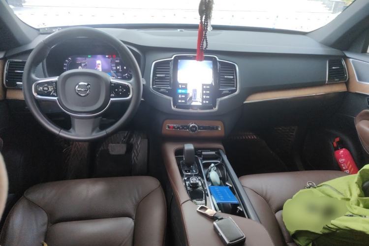 Used Volvo XC90 2024 B6 Zhiyi Luxury 7-Seater Center Console