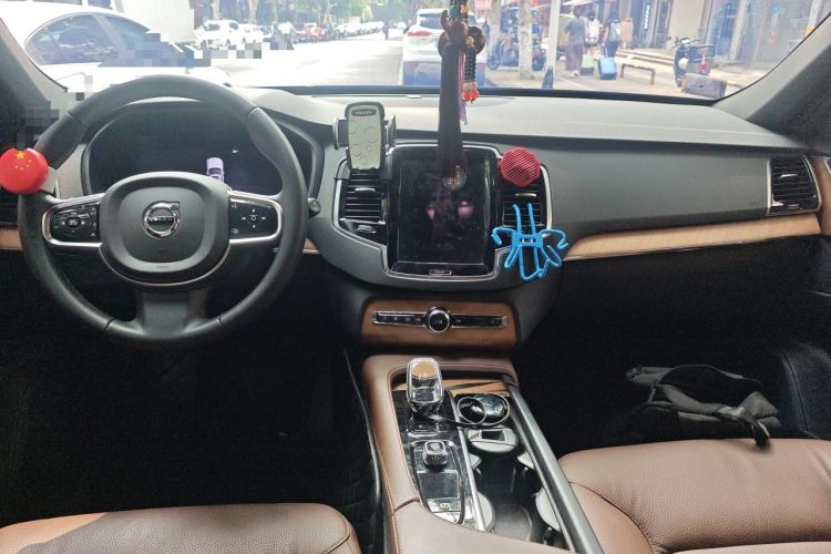 Used Volvo XC90 2024 B6 Zhiyi Luxury 7-Seater Center Console