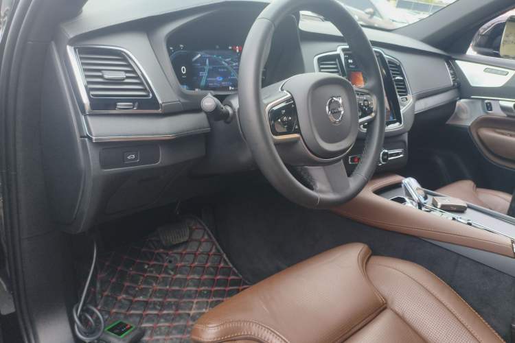 Used Volvo XC90 2024 B6 Zhiya Luxury 7-Seater Center Console