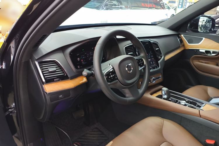 Used Volvo XC90 2024 B6 Zhiyi Luxury 7-Seater Center Console
