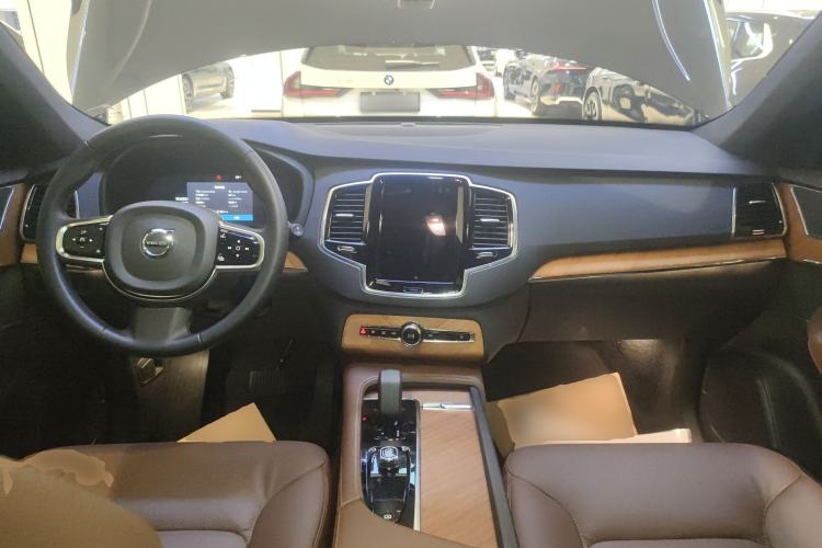 Used Volvo XC90 2024 B6 Zhiyi Luxury 7-Seater Center Console
