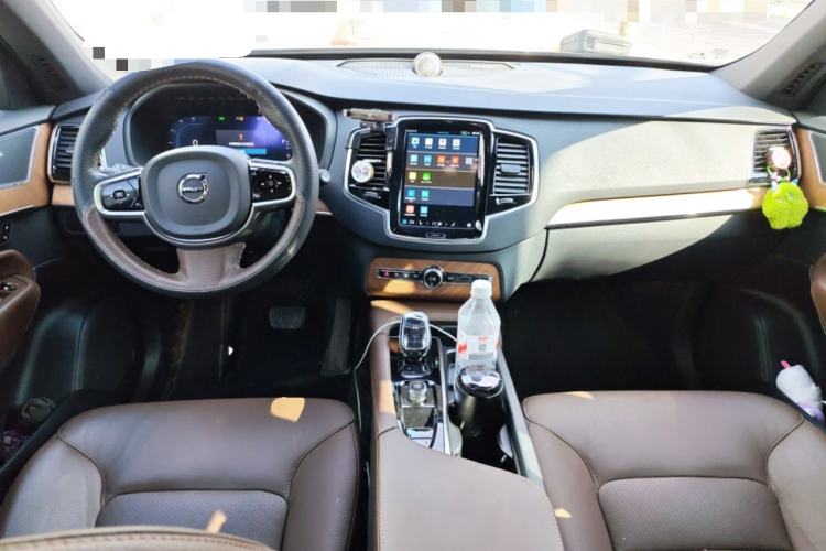 Used Volvo XC90 2024 B6 Zhiyi Luxury 7-Seater Center Console