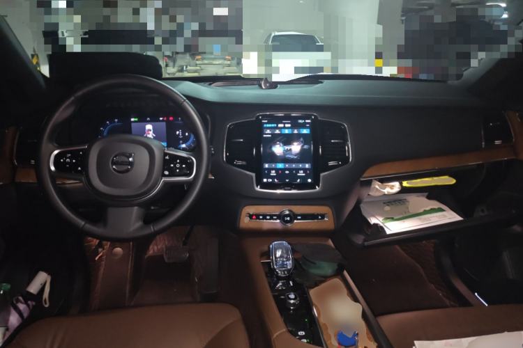 Used Volvo XC90 2024 B6 Zhiyi Luxury 7-Seater Center Console