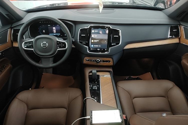 Used Volvo XC90 2024 B6 Zhiyi Luxury 7-Seater Center Console
