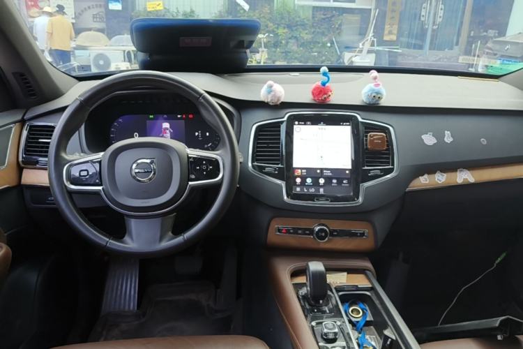 Used Volvo XC90 2024 B6 Zhiyi Luxury 7-Seater Center Console