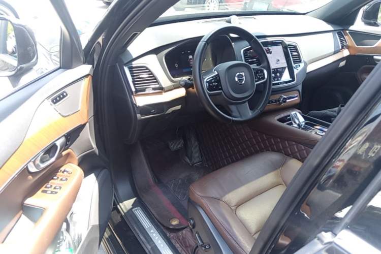 Used Volvo XC90 2024 B6 Zhiyi Luxury 7-Seater Driver Seat