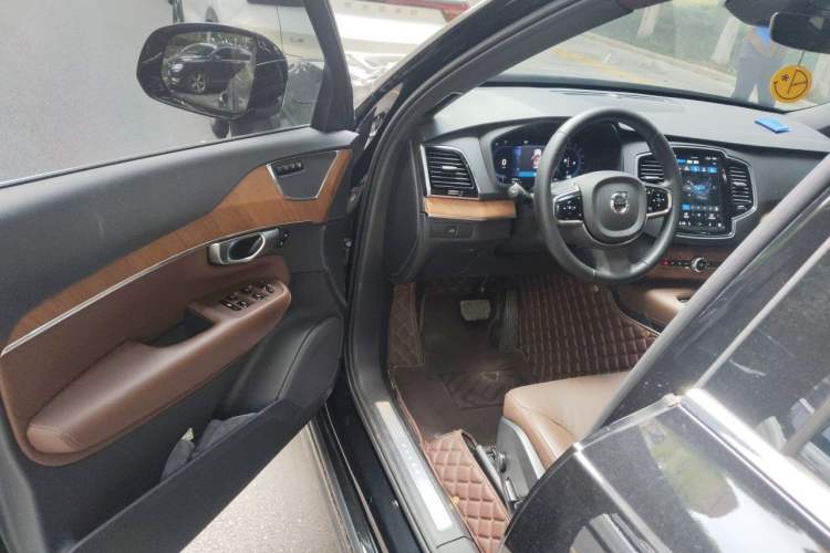 Used Volvo XC90 2024 B6 Zhiyi Luxury 7-Seater Driver Seat