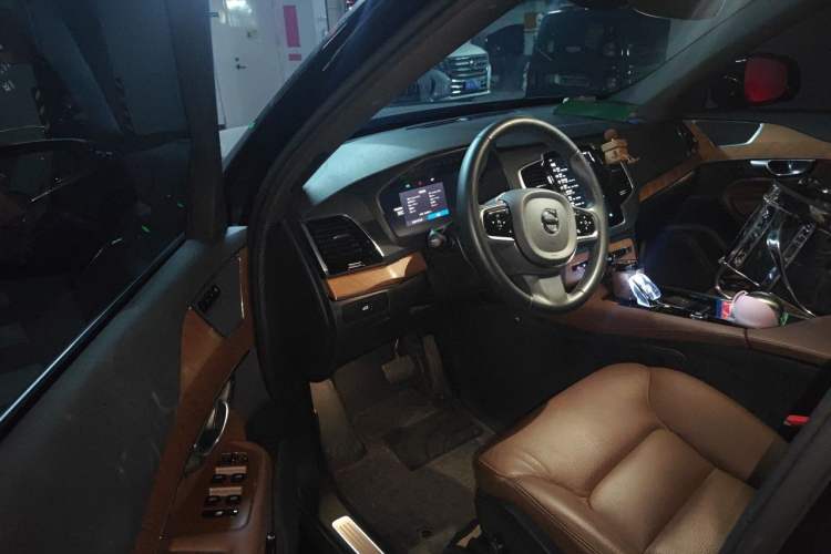 Used Volvo XC90 2024 B6 Zhiyi Luxury 7-Seater Driver Seat