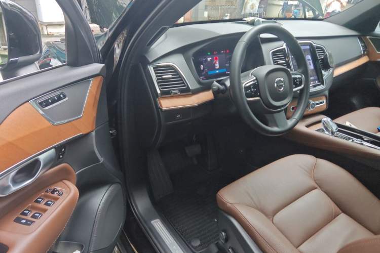 Used Volvo XC90 2024 B6 Zhiyi Luxury 7-Seater Driver Seat